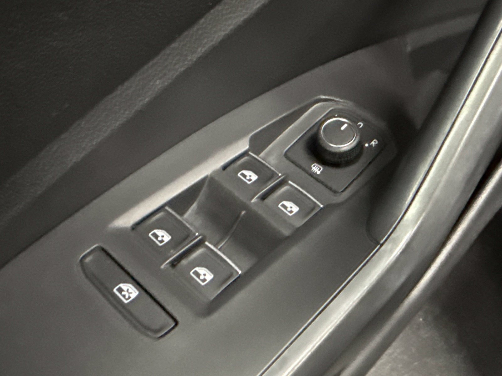 Used 2022 Volkswagen Jetta SE w/ Panoramic Sunroof Package FWD image 17