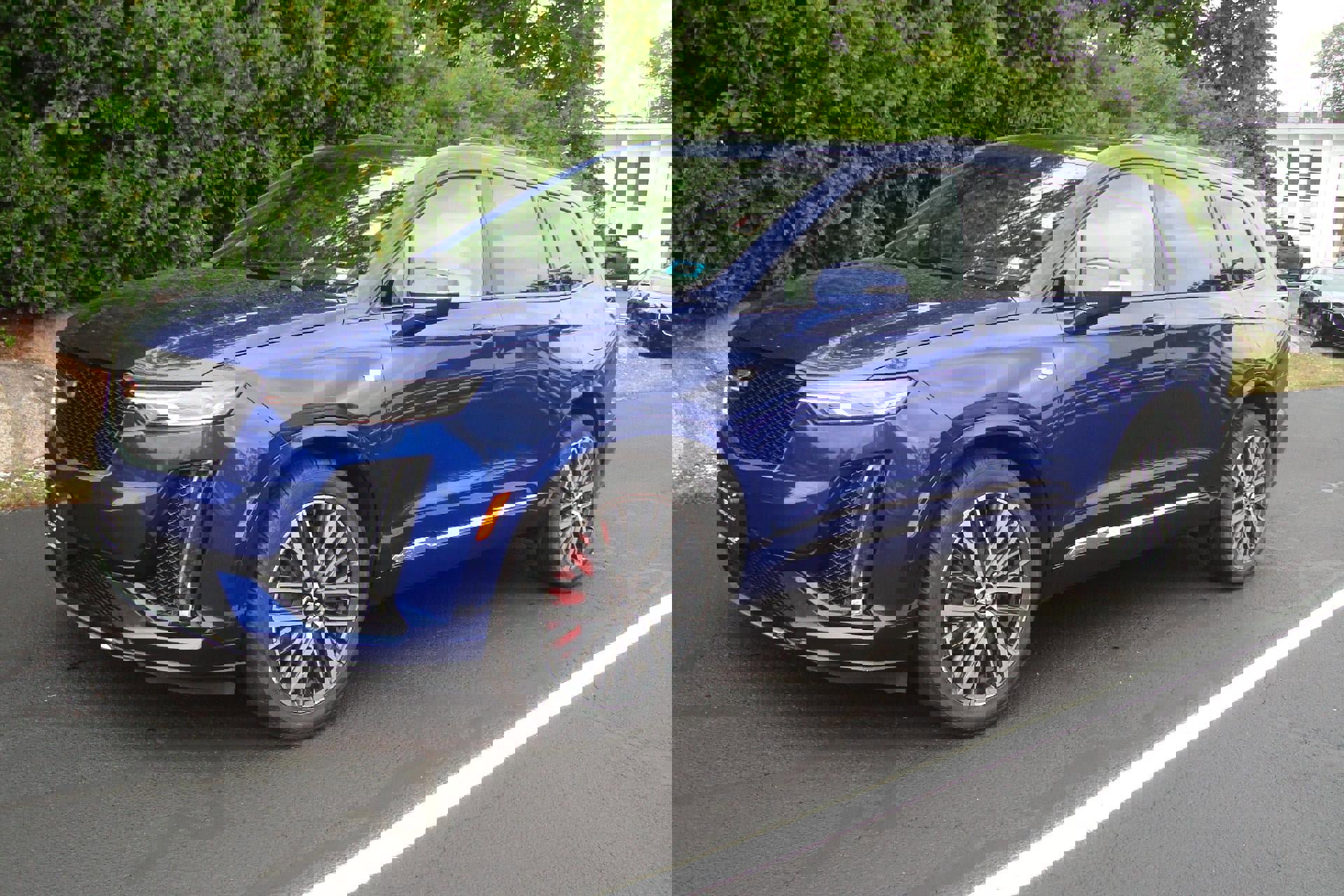 Used 2023 Cadillac XT6 Sport image 1