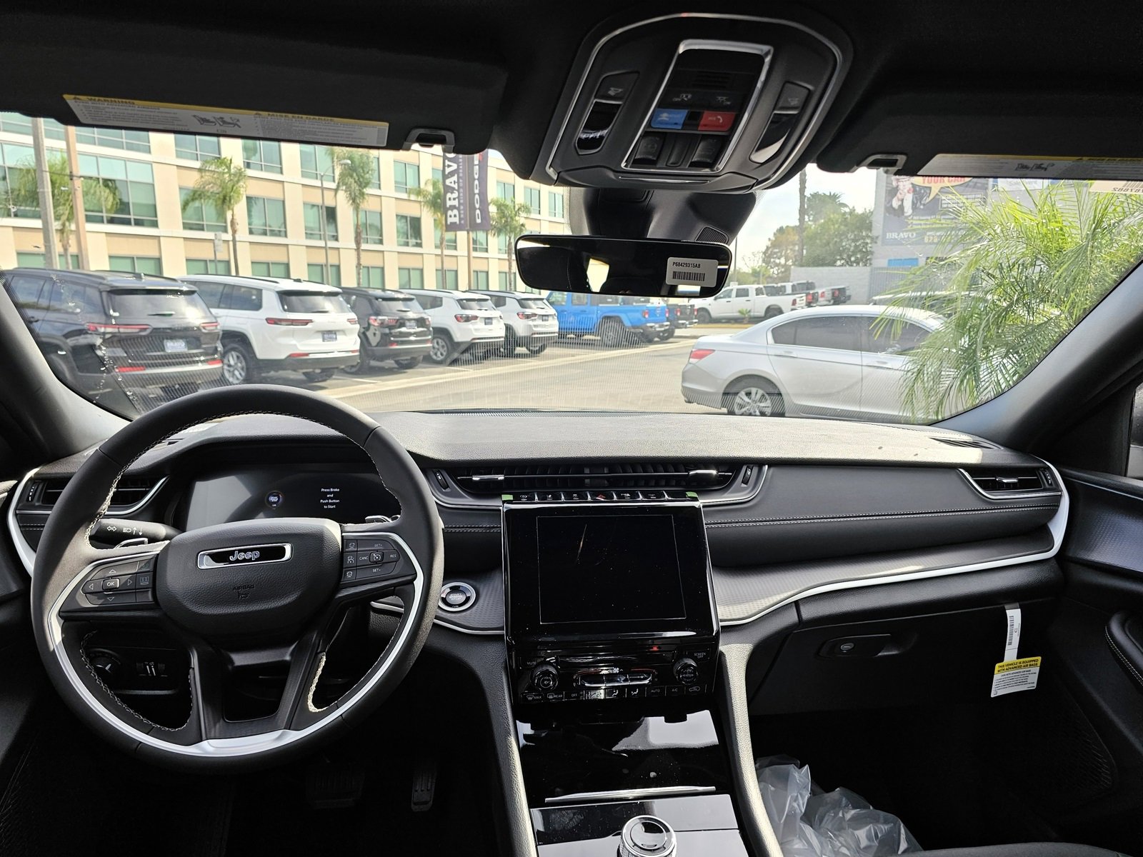 New 2025 Jeep Grand Cherokee L Laredo image 25