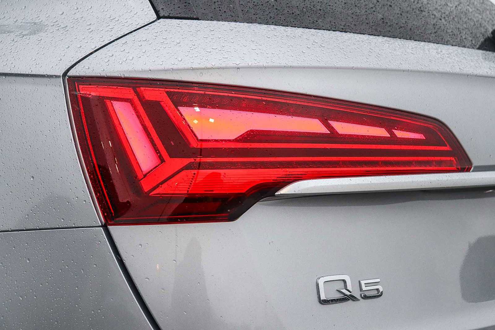 Used 2022 Audi Q5 2.0T Premium w/ Convenience Package image 12