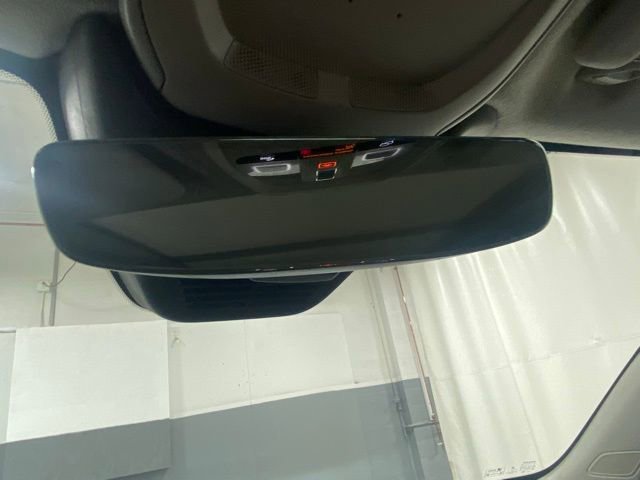 Certified 2025 Volvo XC40 B5 Core AWD/4WD image 28