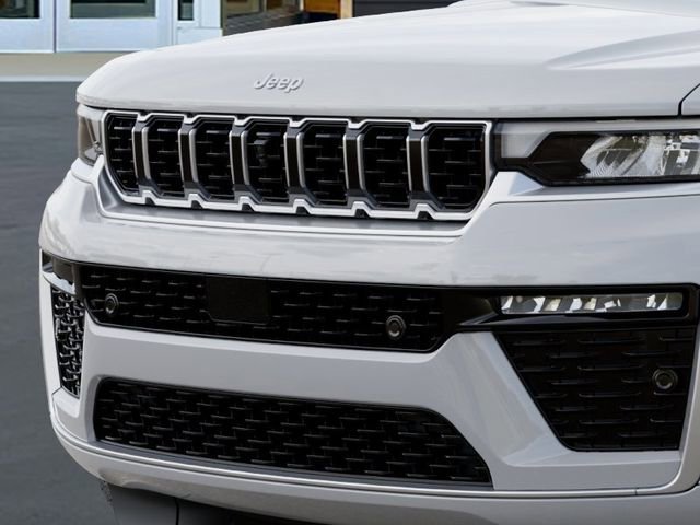 New 2026 Jeep Grand Cherokee Summit AWD/4WD image 11