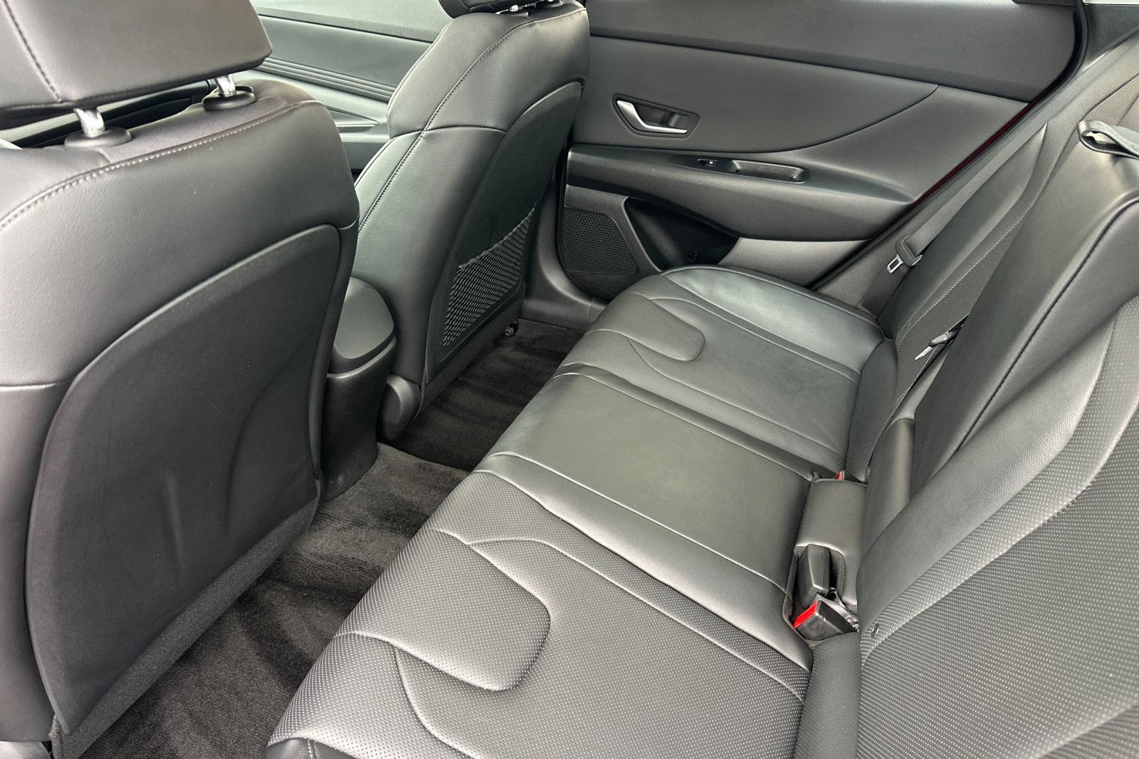 Used 2023 Hyundai Elantra Limited FWD image 13