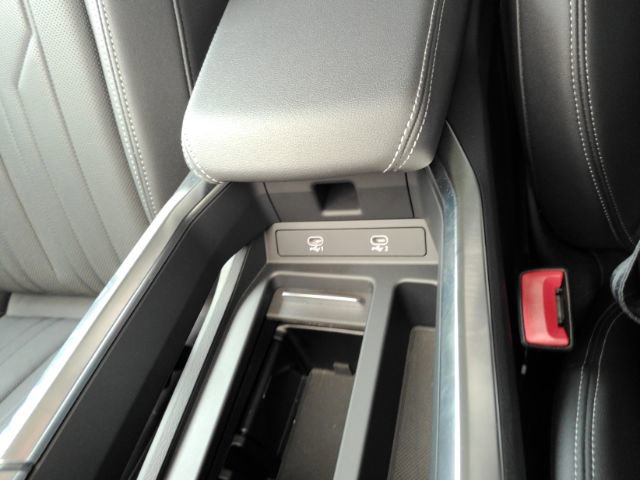 Used 2022 Audi e-tron Premium Plus AWD/4WD image 51
