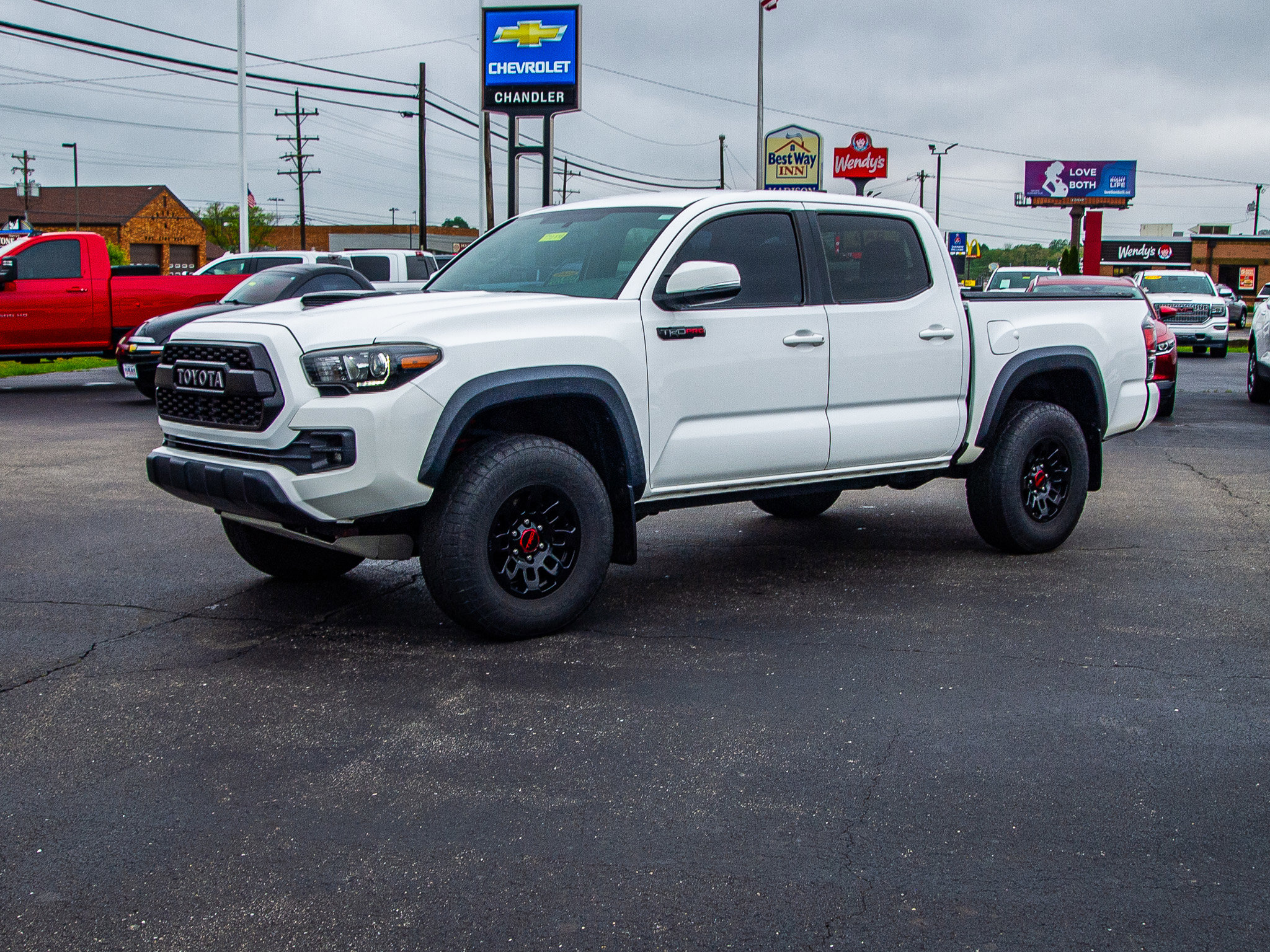 Used 2017 Toyota Tacoma TRD Pro AWD/4WD image 3