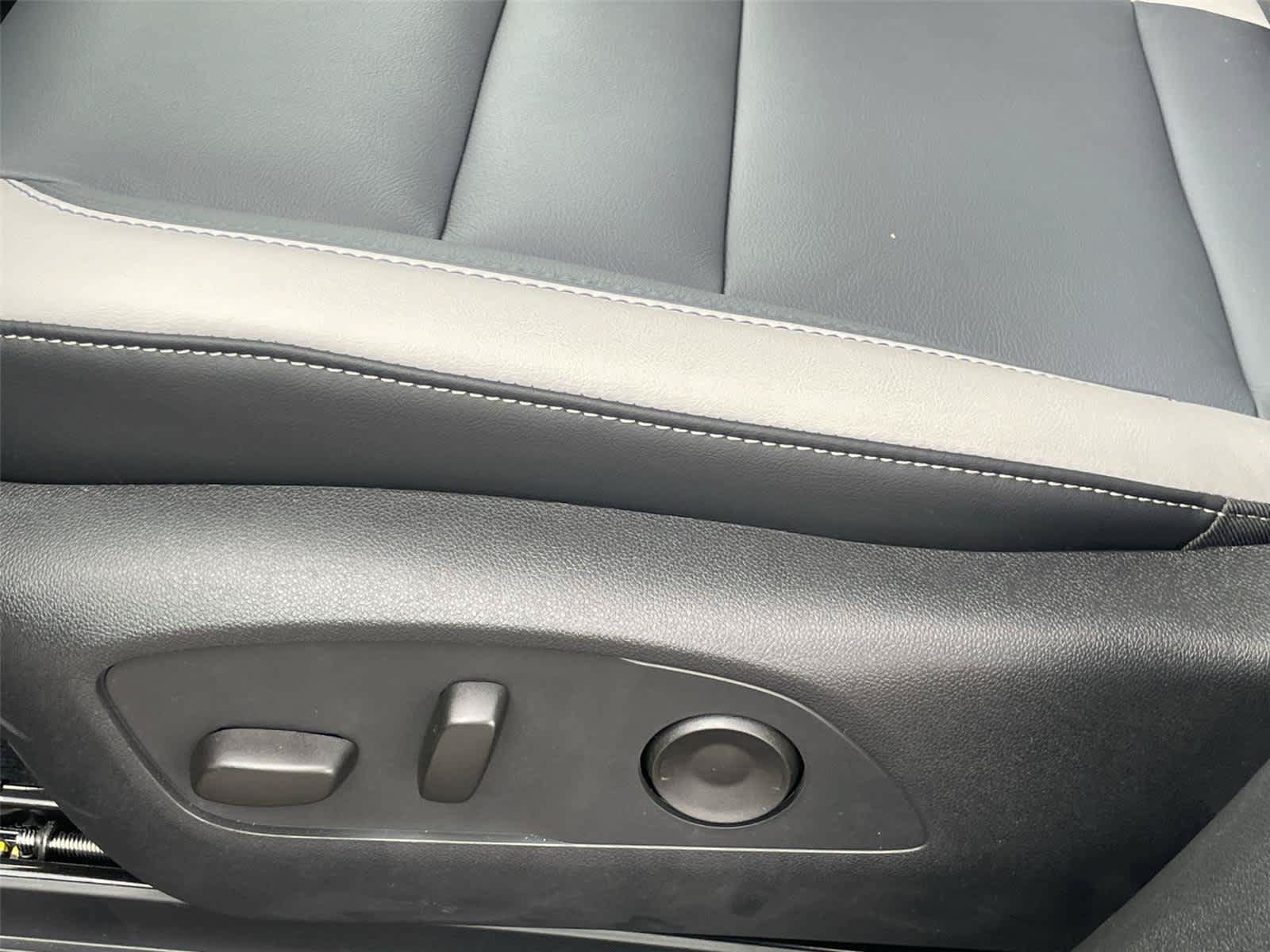 Used 2025 Honda Prologue Touring image 13