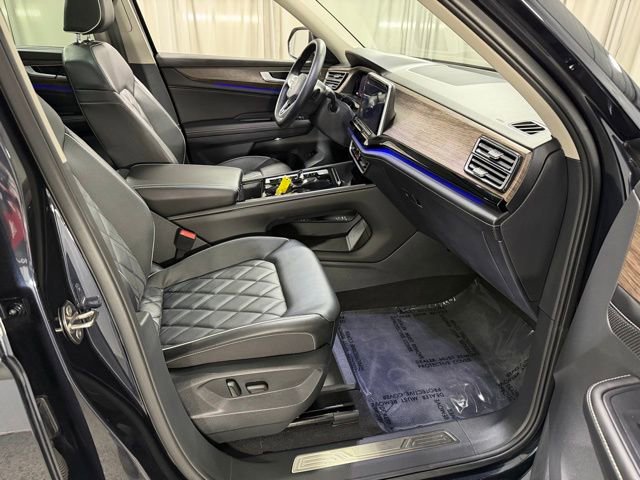 Used 2024 Volkswagen Atlas SEL Premium R-Line image 7