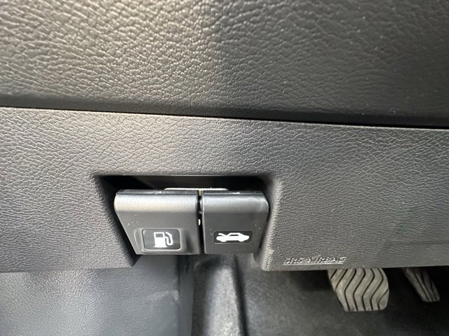 New 2025 Nissan Versa SV w/ Trunk Package image 22