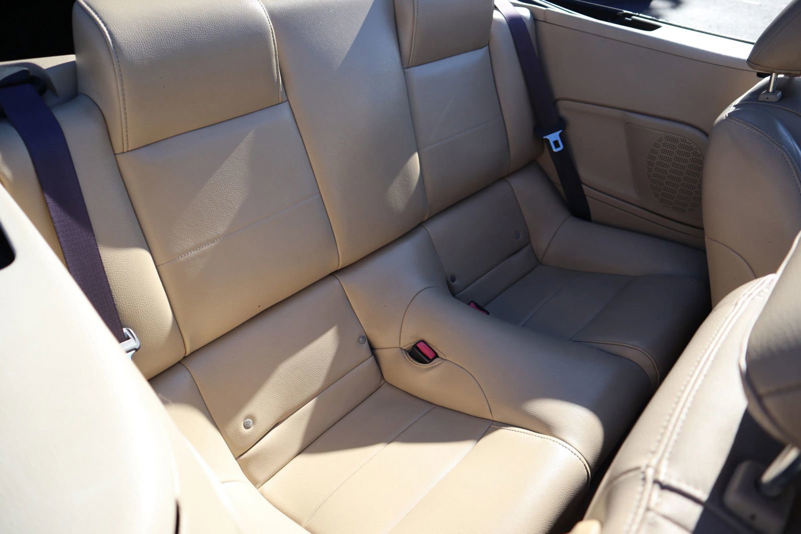 Used 2006 Ford Mustang Convertible image 15