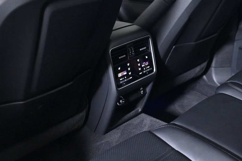Certified 2023 Porsche Cayenne GTS AWD/4WD image 20