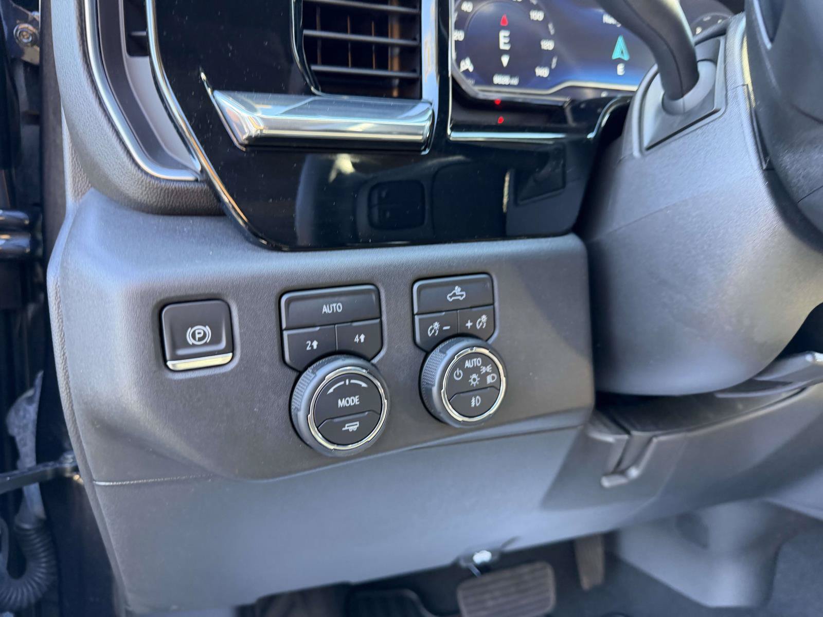 Used 2023 Chevrolet Silverado 1500 RST AWD/4WD image 21