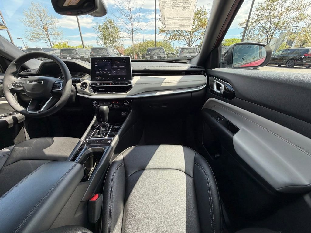 Certified 2025 Jeep Compass Limited AWD/4WD image 20