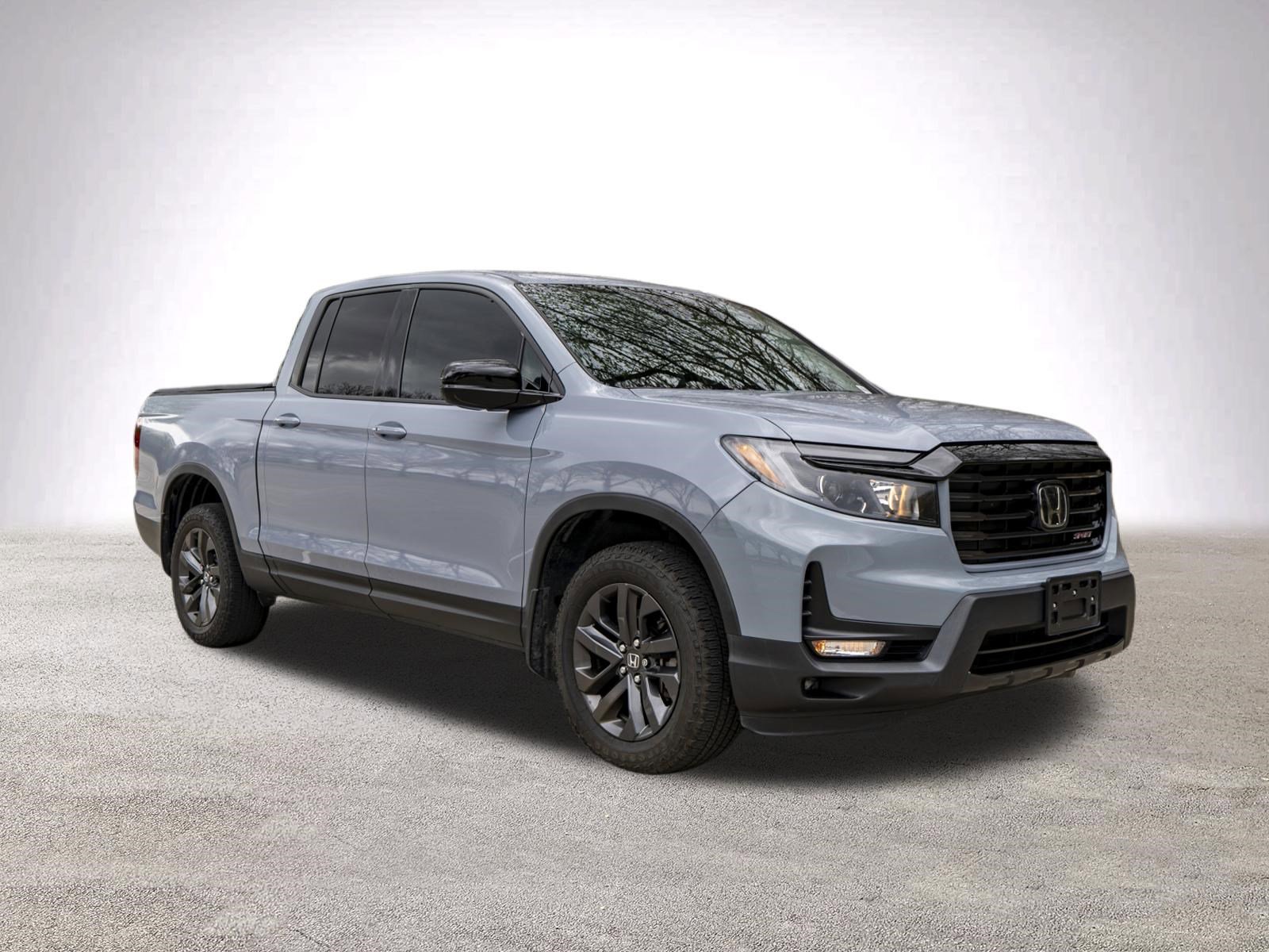 Used 2023 Honda Ridgeline Sport image 2