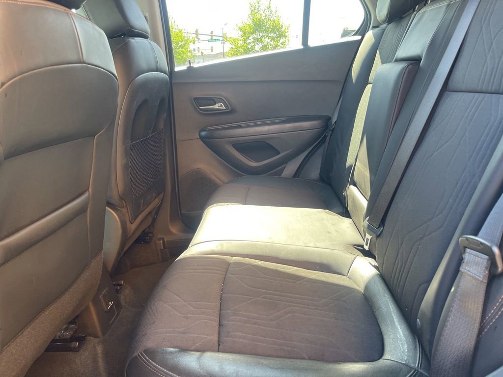 Used 2022 Chevrolet Trax LT w/ Driver Confidence Package AWD/4WD image 15