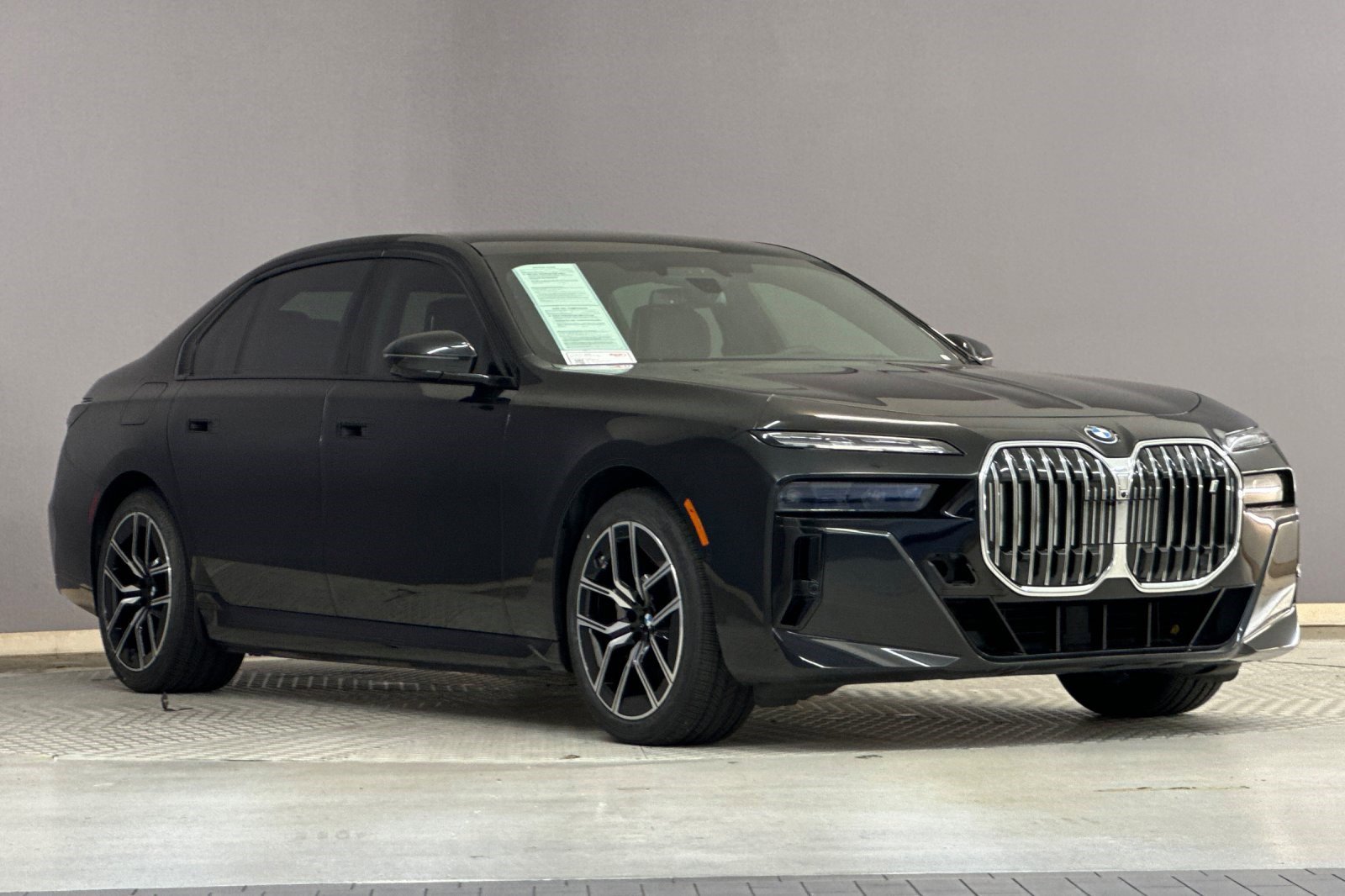 Certified 2023 BMW i7 xDrive60 w/ Executive Package 2 AWD/4WD image 6