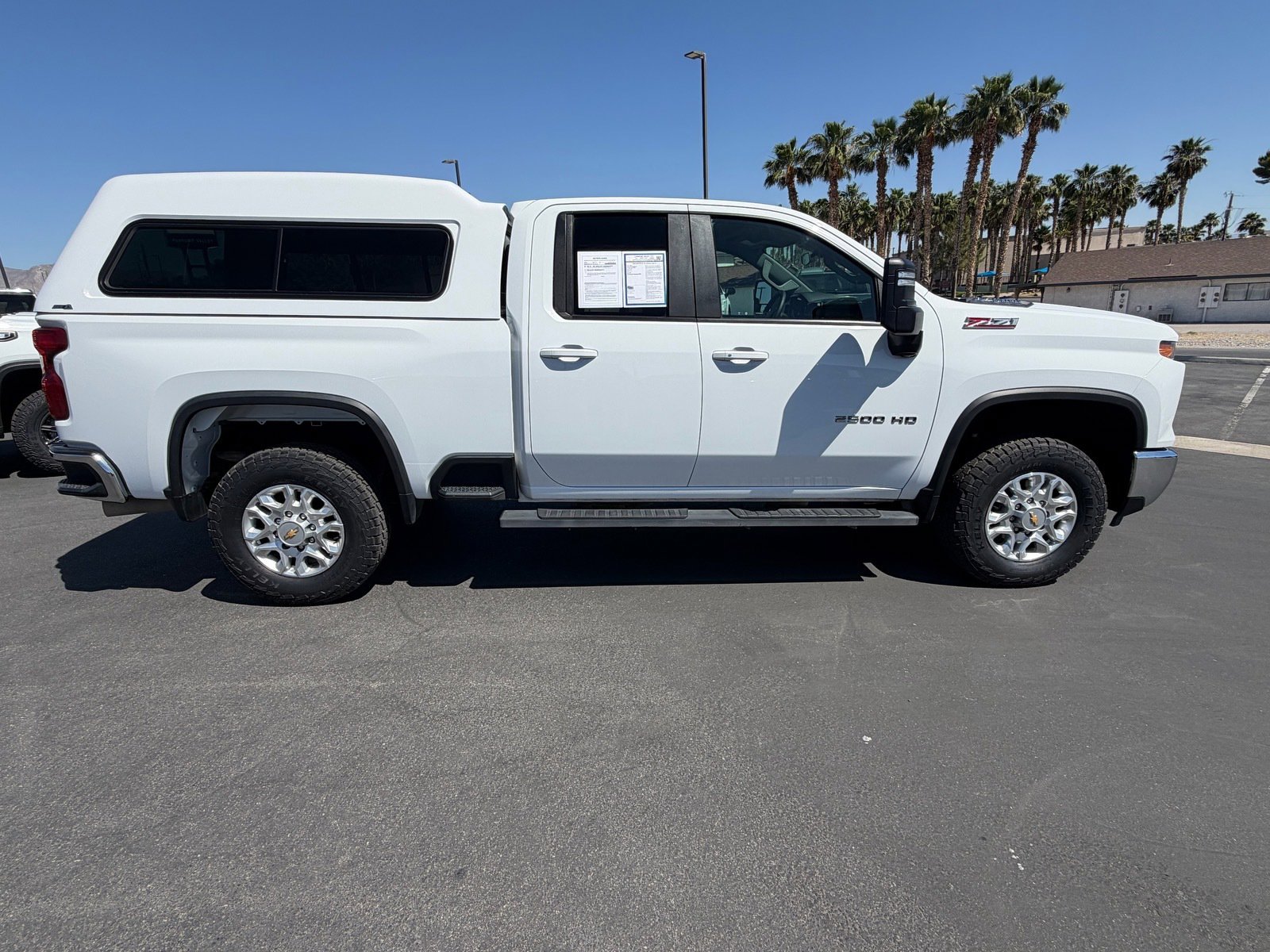 Used 2024 Chevrolet Silverado 2500 LT AWD/4WD image 2