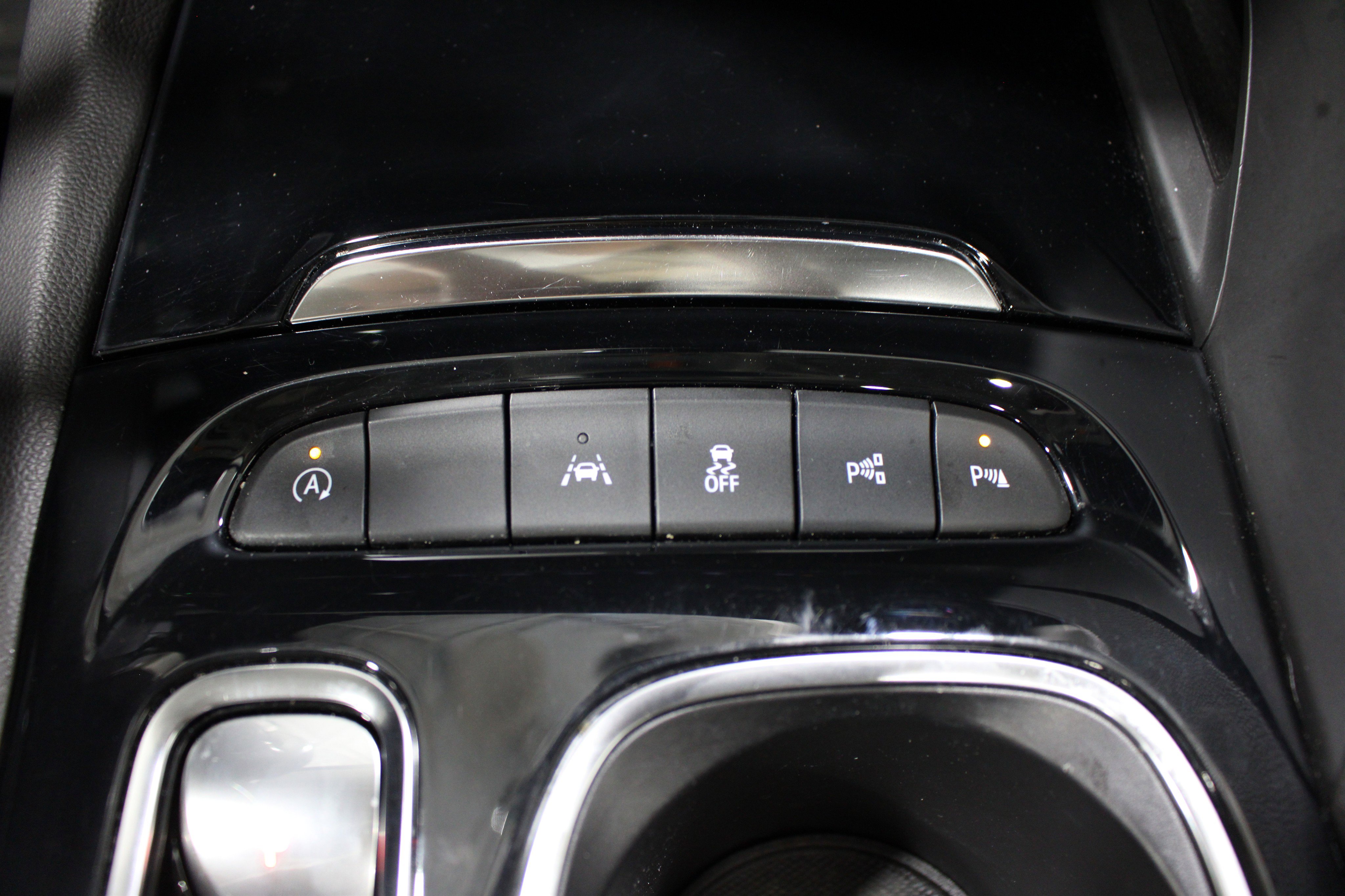 Used 2022 Buick Envision Essence w/ Technology Package II image 18