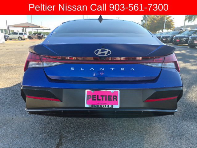 Used 2024 Hyundai Elantra SEL w/ Convenience Package FWD image 4