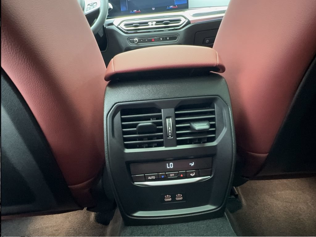 Used 2024 BMW M340i RWD image 40