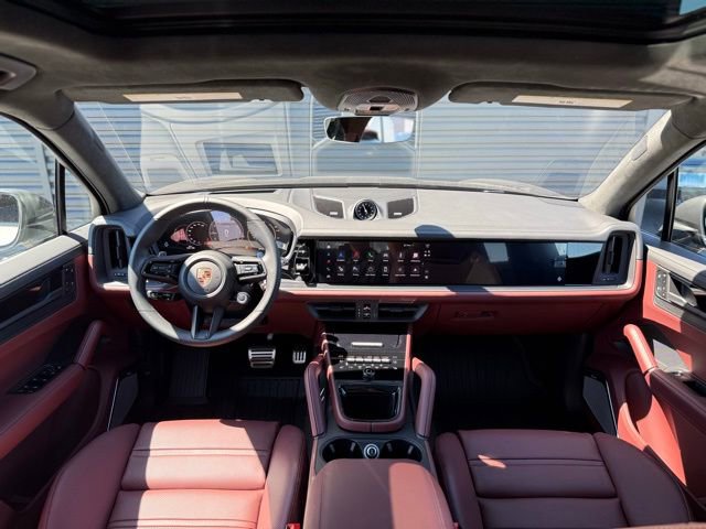 New 2025 Porsche Cayenne GTS image 15