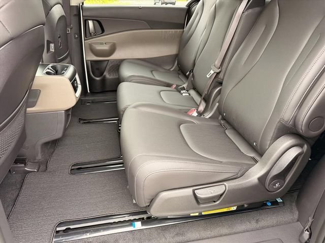 New 2026 Kia Carnival EX FWD image 8