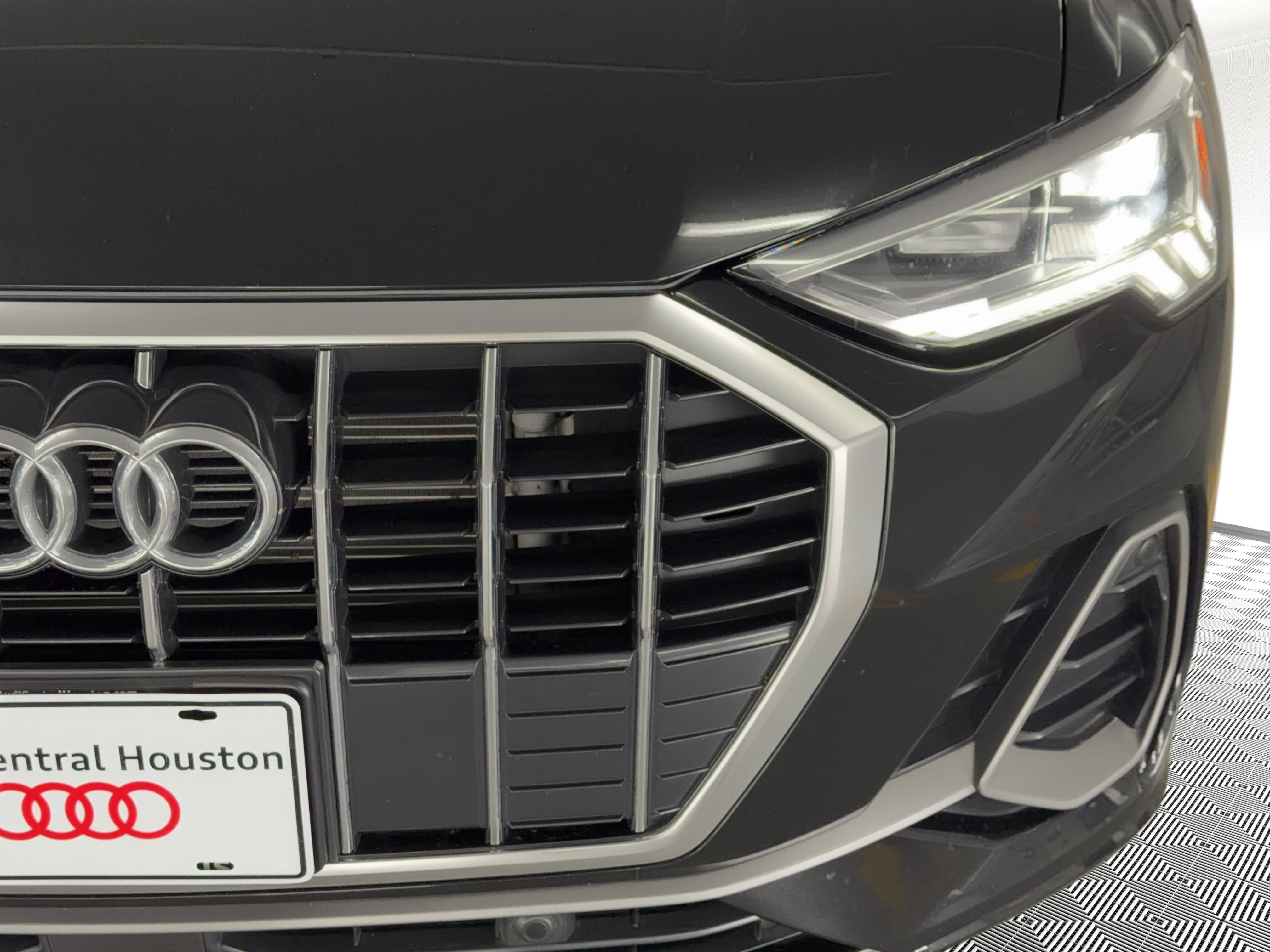 Certified 2025 Audi Q3 2.0T Premium w/ Convenience Package image 11