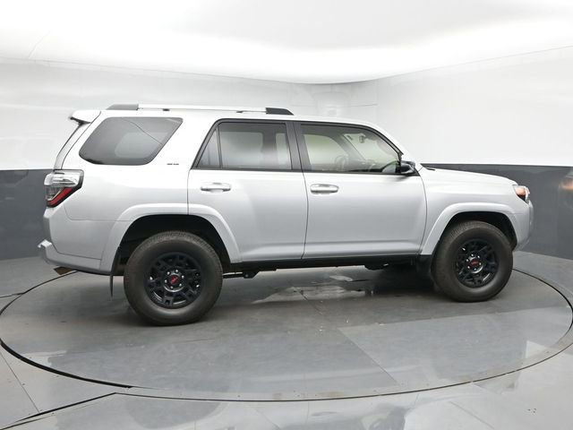 Used 2021 Toyota 4Runner SR5 Premium w/ Moonroof Package AWD/4WD image 9