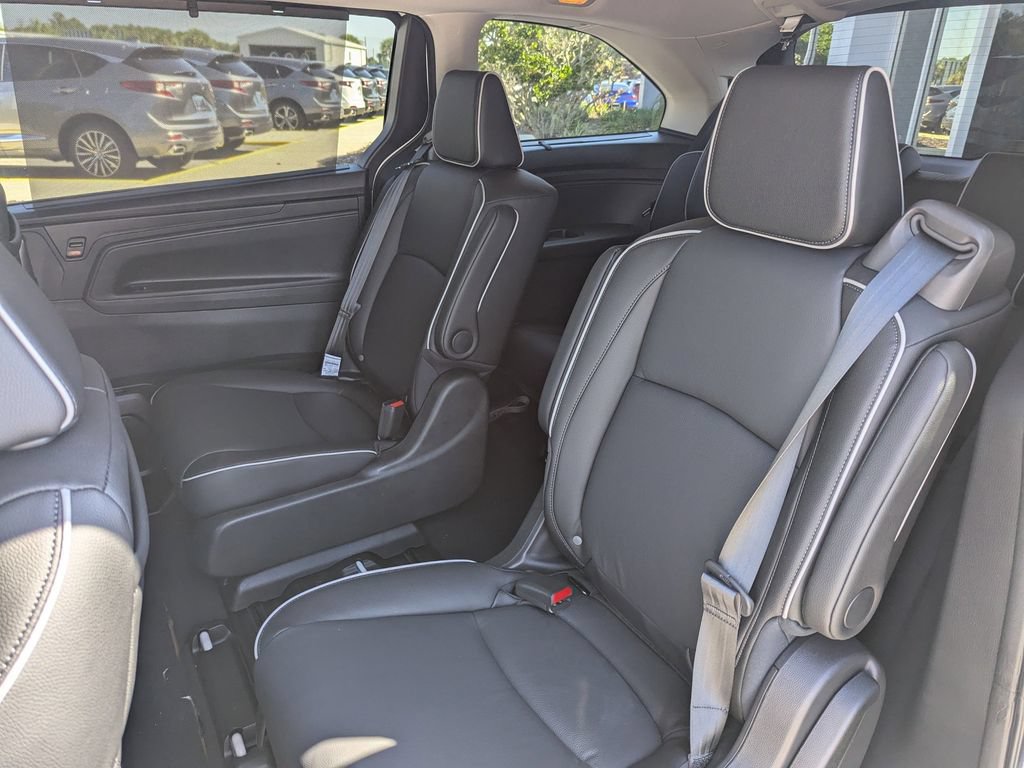 New 2026 Honda Odyssey Touring image 15