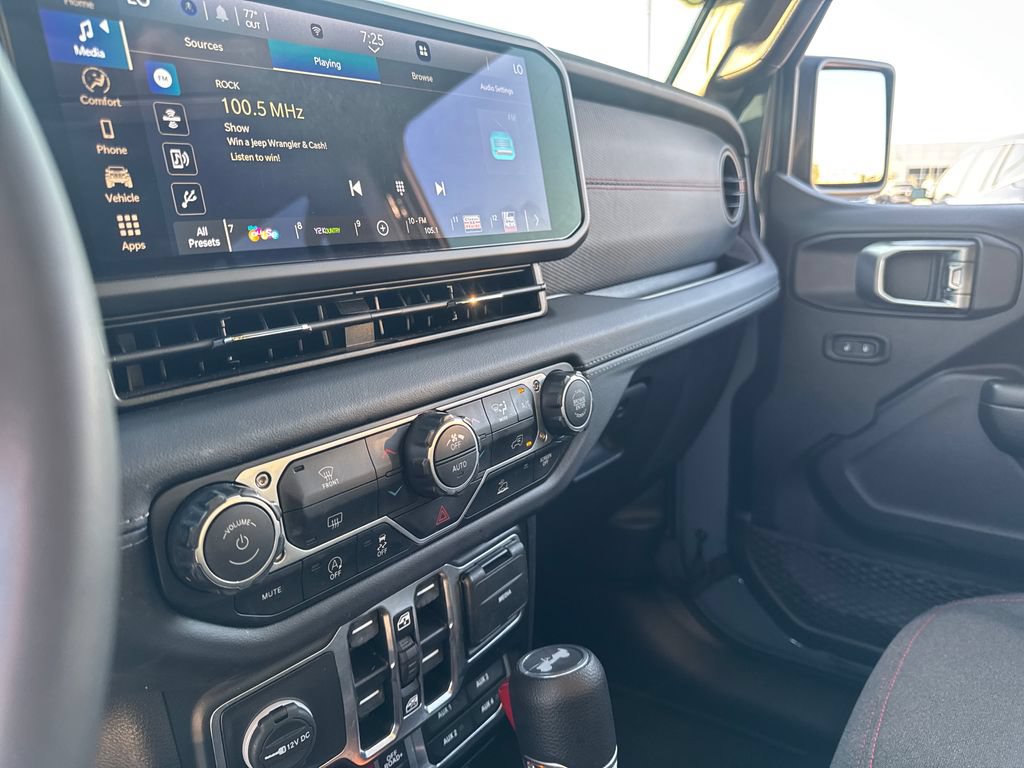 Used 2025 Jeep Wrangler Unlimited Rubicon AWD/4WD image 19