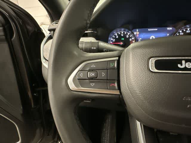 Used 2024 Jeep Compass Latitude AWD/4WD image 8