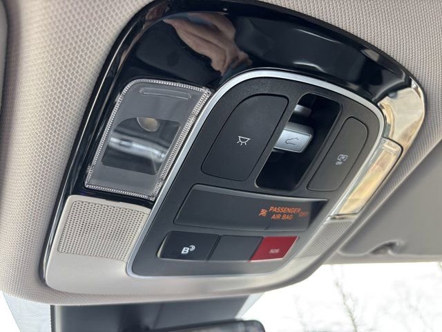 Used 2025 Hyundai Tucson Limited image 42