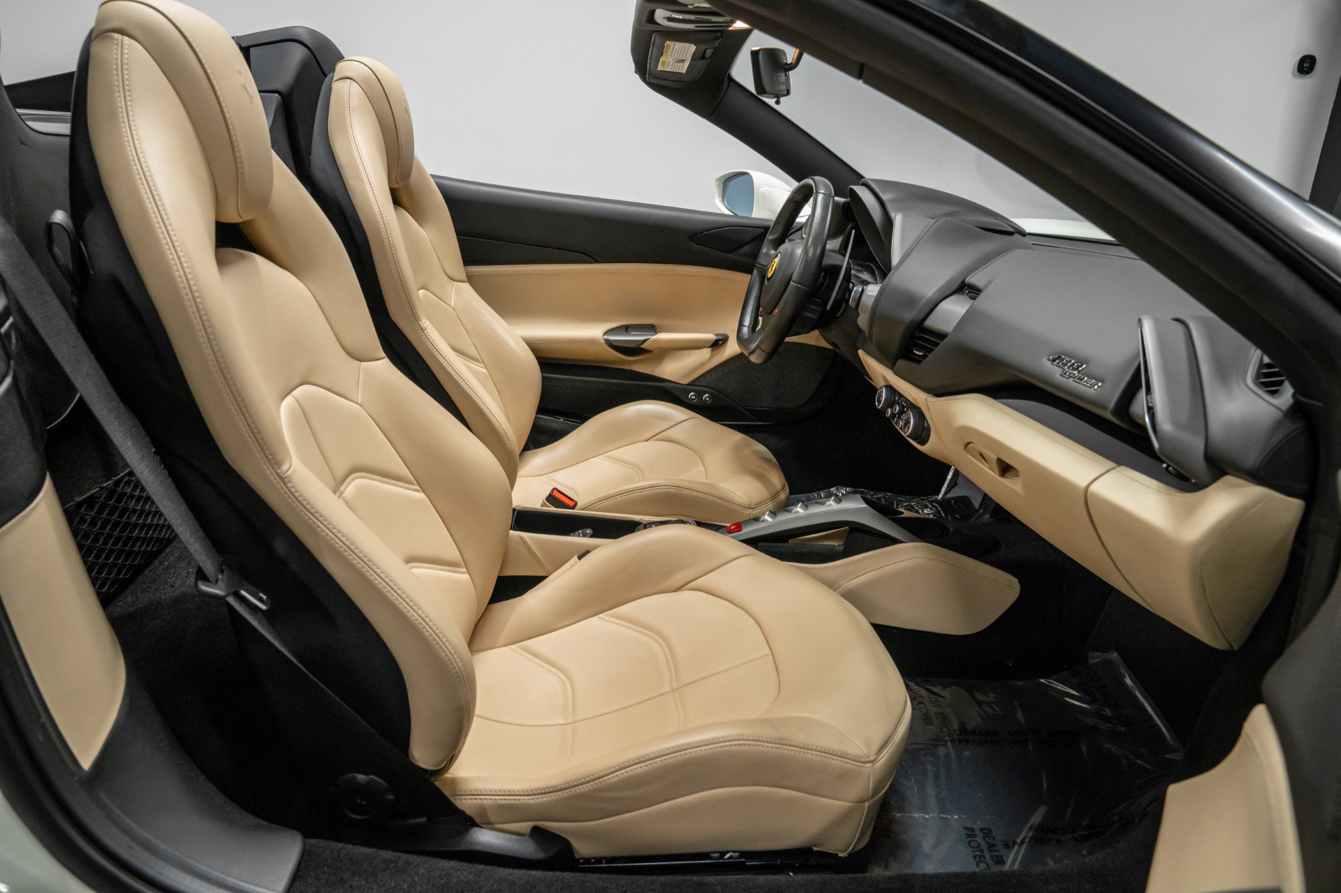 Used 2018 Ferrari 488 Spider image 31