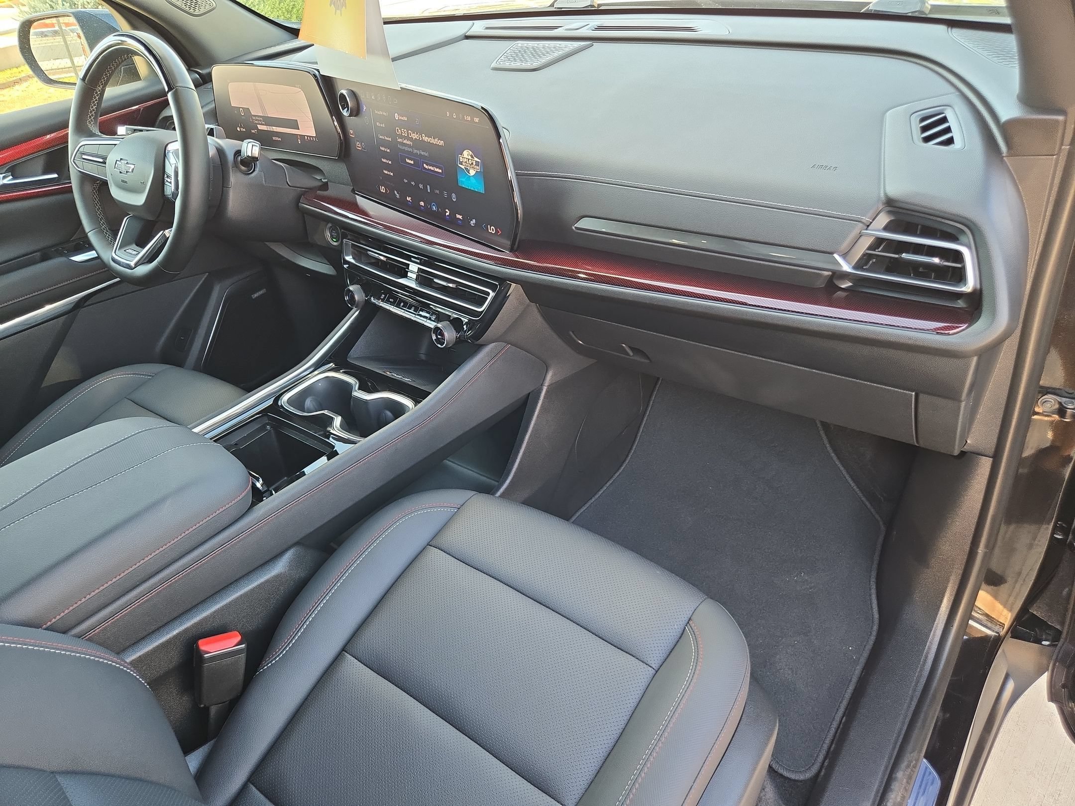 Used 2024 Chevrolet Traverse Z71 w/ Enhanced Driving Package AWD/4WD image 26