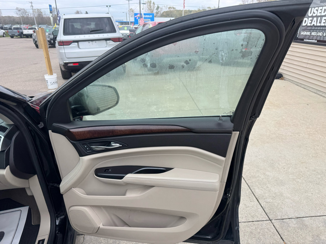 Used 2013 Cadillac SRX Luxury w/ Driver Awareness Package image 16