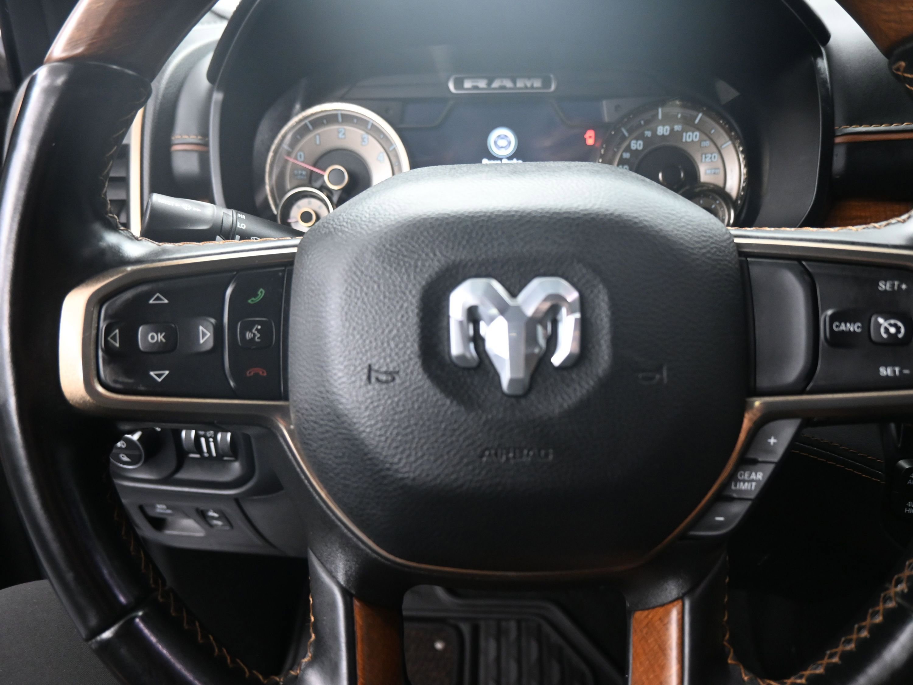 Used 2022 RAM 1500 Limited w/ Body Color Bumper Group image 16