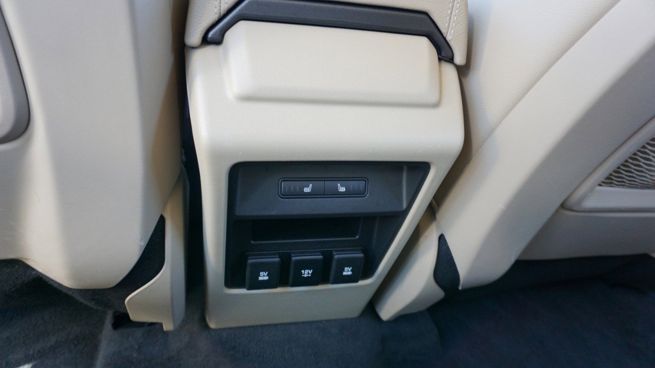 Used 2019 Land Rover Discovery Sport HSE image 30