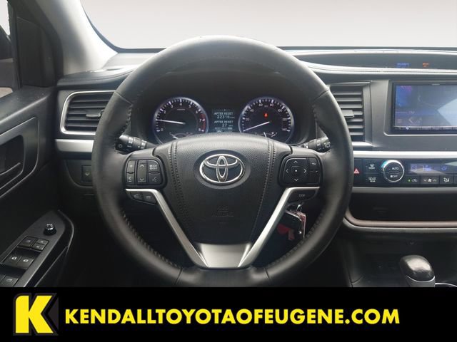 Used 2015 Toyota Highlander Plus AWD/4WD image 12