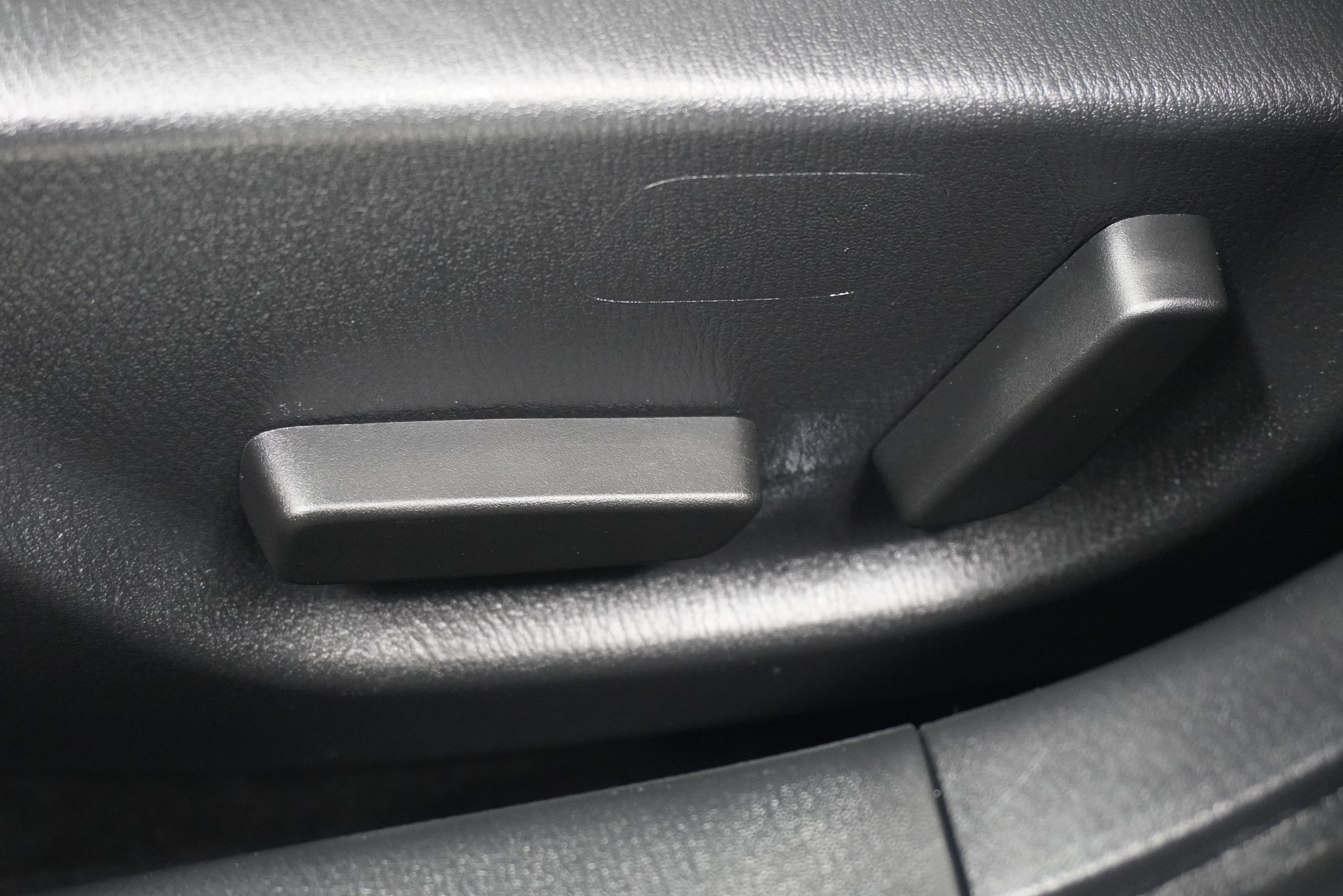 Used 2018 MAZDA MAZDA3 Touring FWD image 14