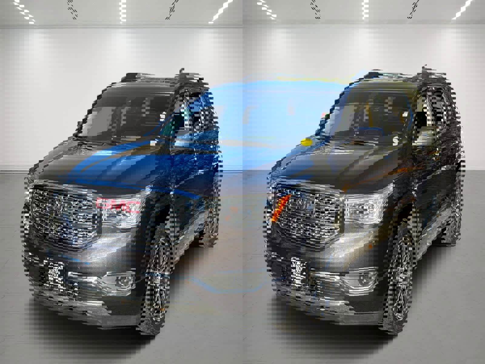 Used 2019 GMC Acadia Denali w/ Technology Package image 1