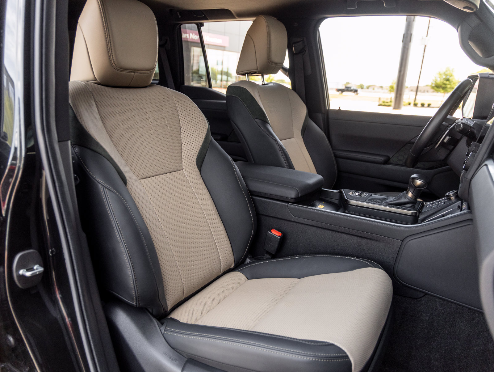 Used 2024 Lexus GX 550 AWD/4WD image 44