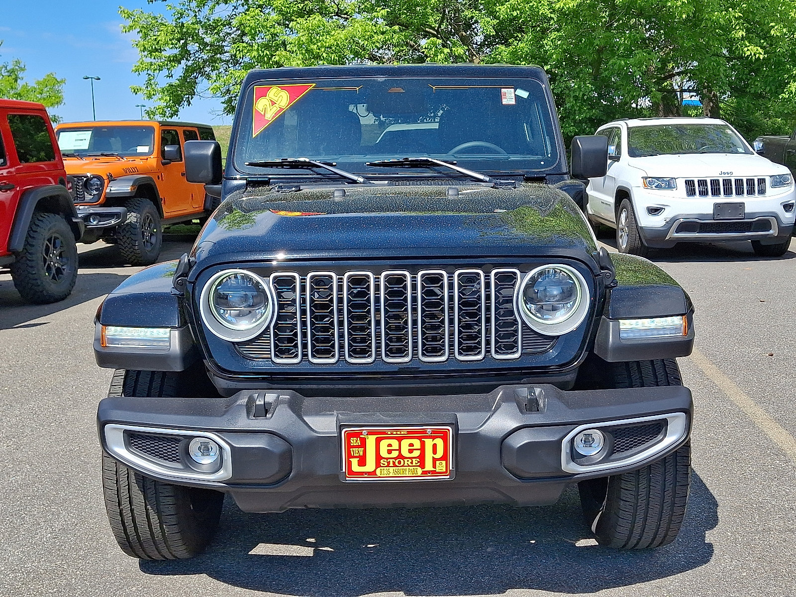 Certified 2025 Jeep Wrangler Unlimited Sahara AWD/4WD image 2