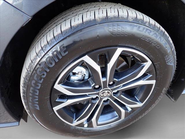 Used 2025 Toyota Sienna Platinum image 7