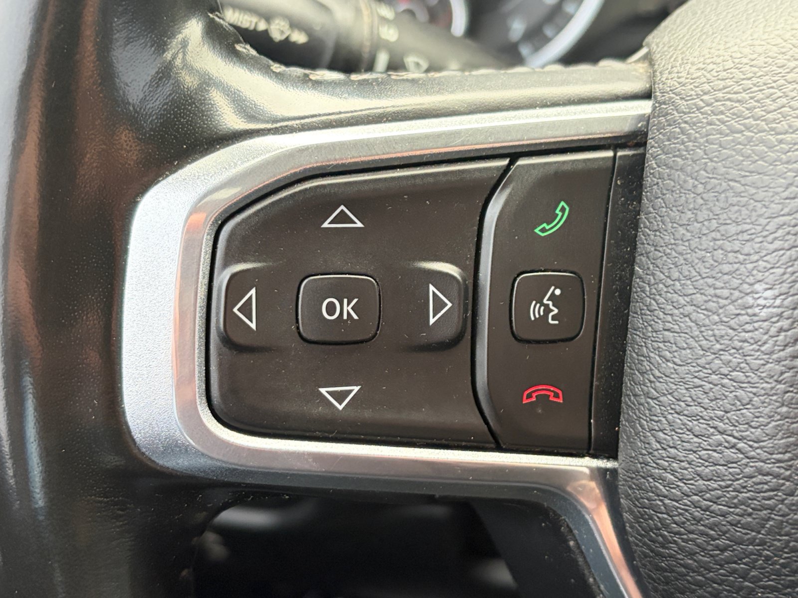 Used 2021 RAM 1500 Laramie AWD/4WD image 21