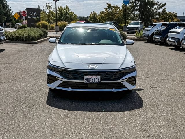 Used 2025 Hyundai Elantra SEL FWD image 7