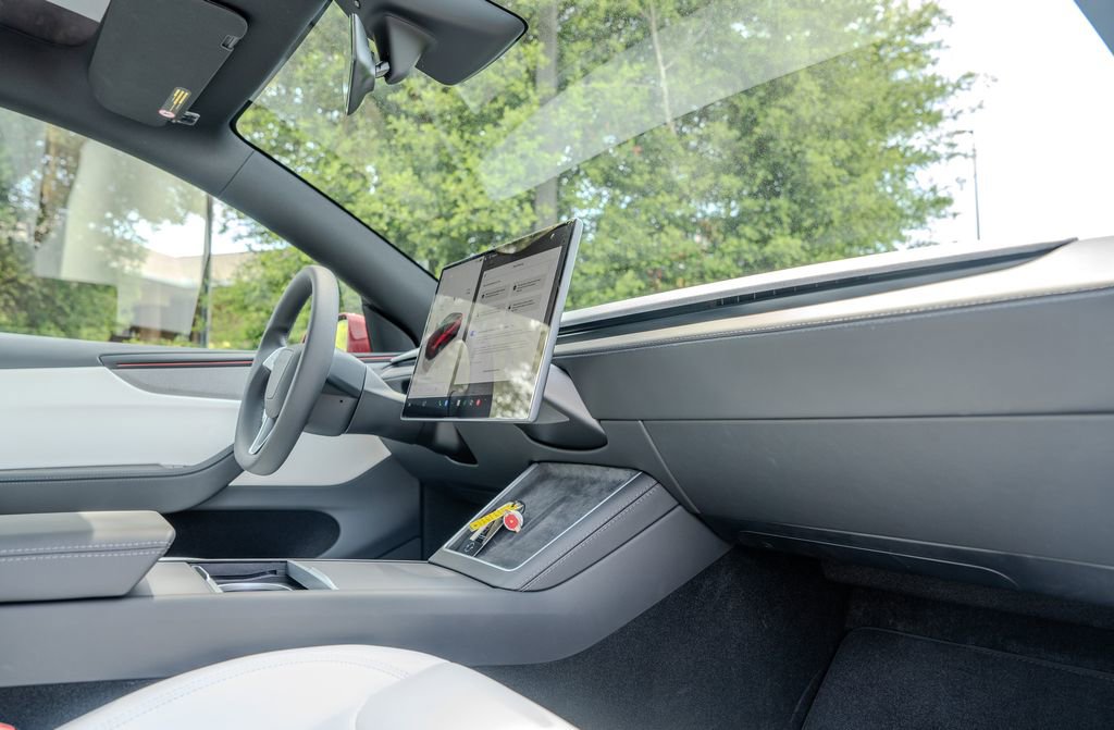 Used 2026 Tesla Model Y Long Range image 21