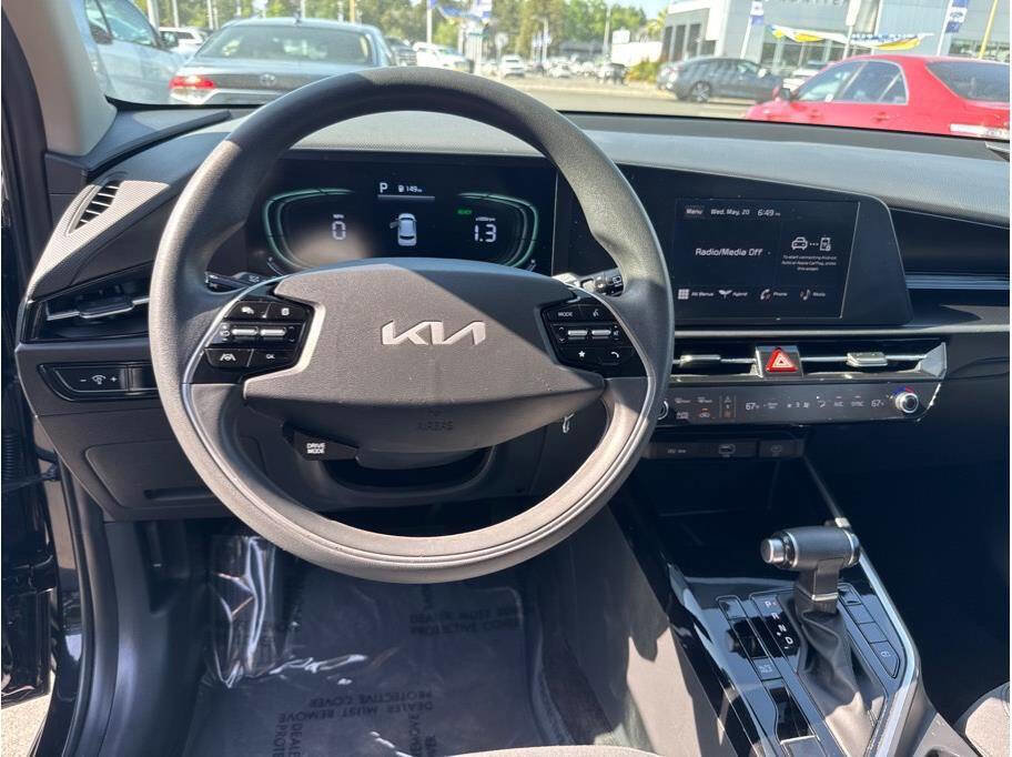 Used 2023 Kia Niro LX FWD image 10