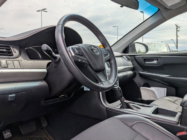 Used 2017 Toyota Camry SE FWD image 9