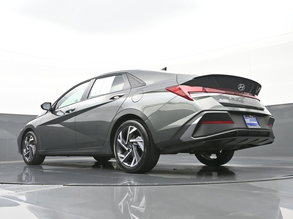 Certified 2025 Hyundai Elantra Sport image 40