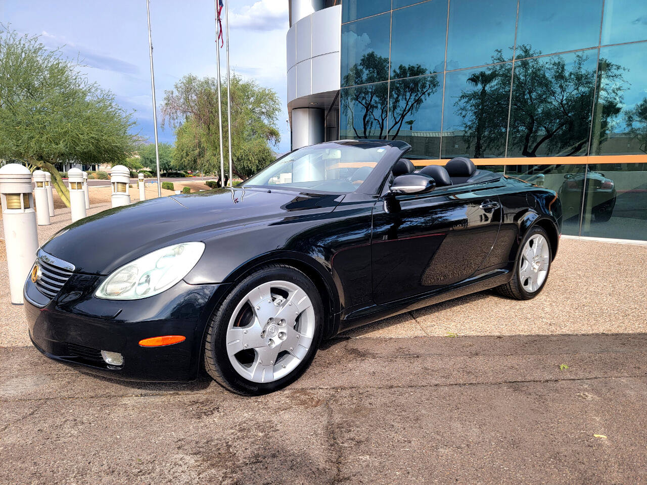 Used 2004 Lexus SC 430 Convertible image 3