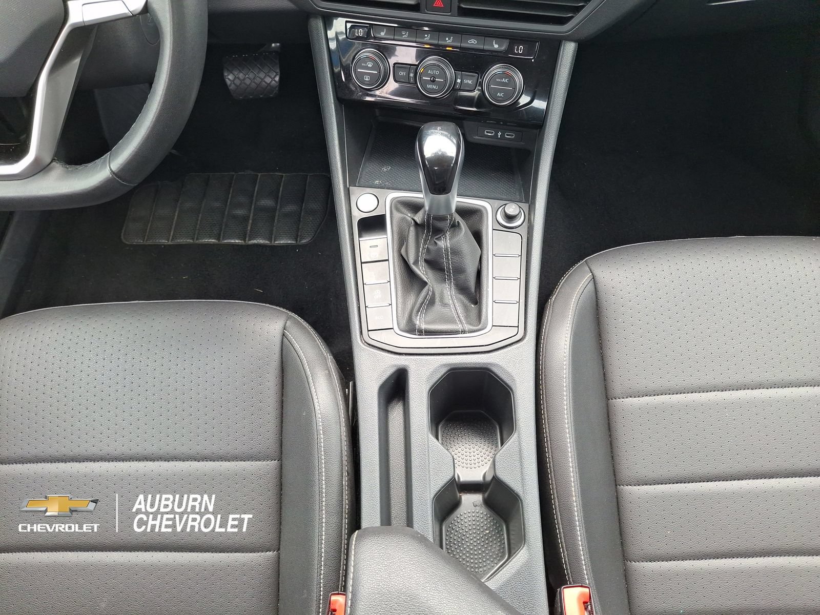Used 2024 Volkswagen Jetta SE FWD image 12